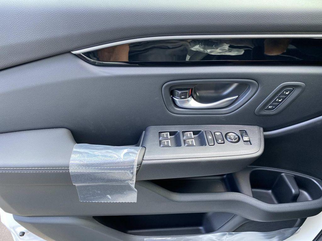 new 2025 Honda Pilot car, priced at $47,550