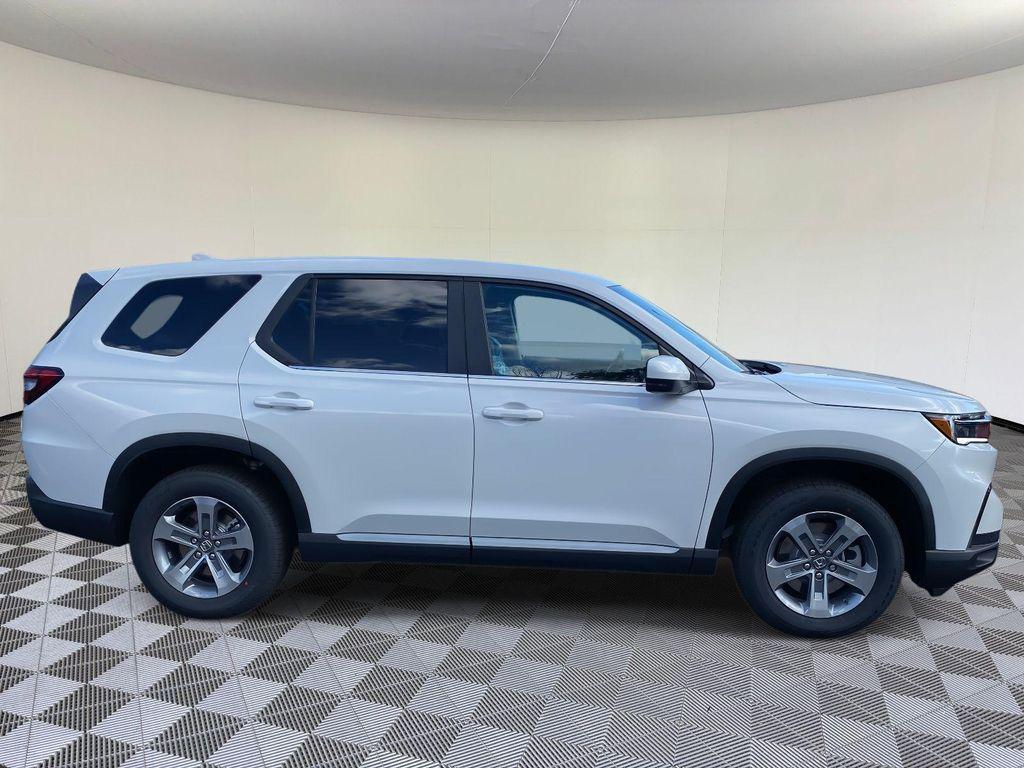 new 2025 Honda Pilot car, priced at $47,550
