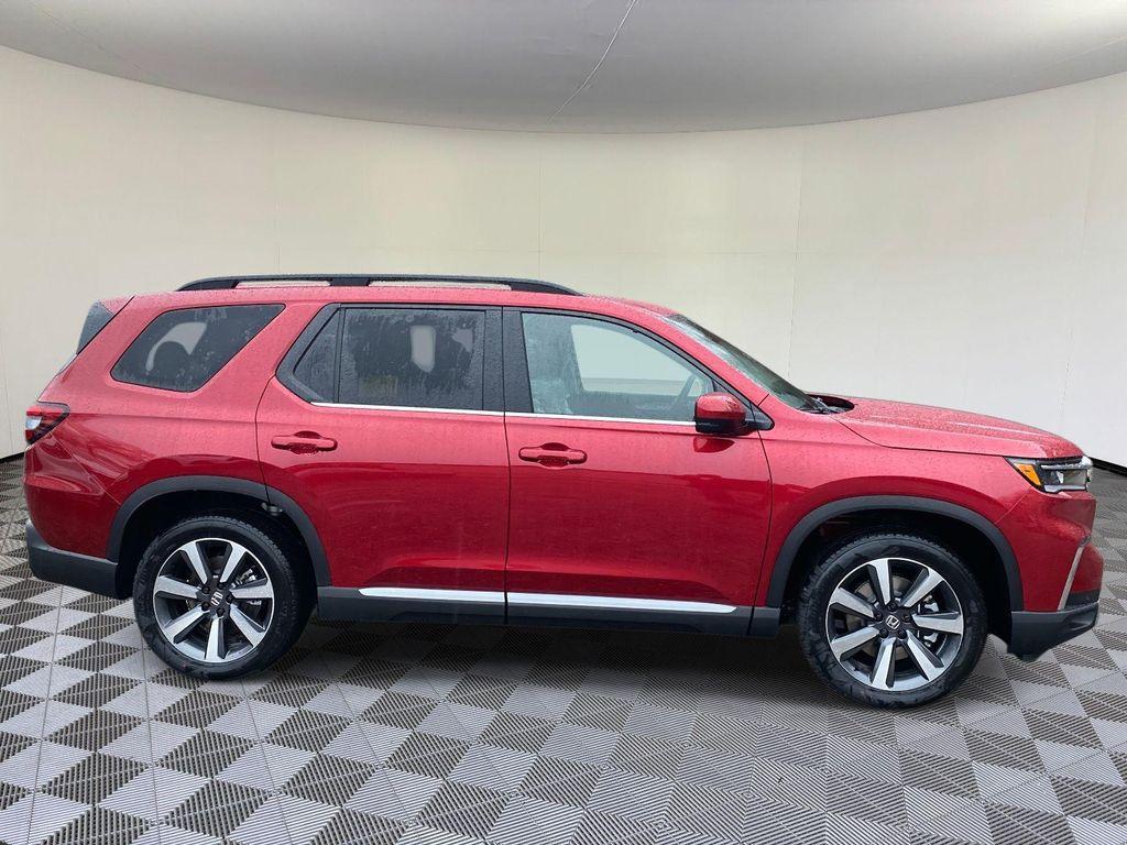 new 2025 Honda Pilot car, priced at $55,030