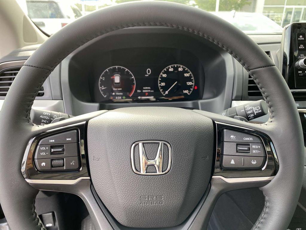 new 2026 Honda Odyssey car, priced at $44,290