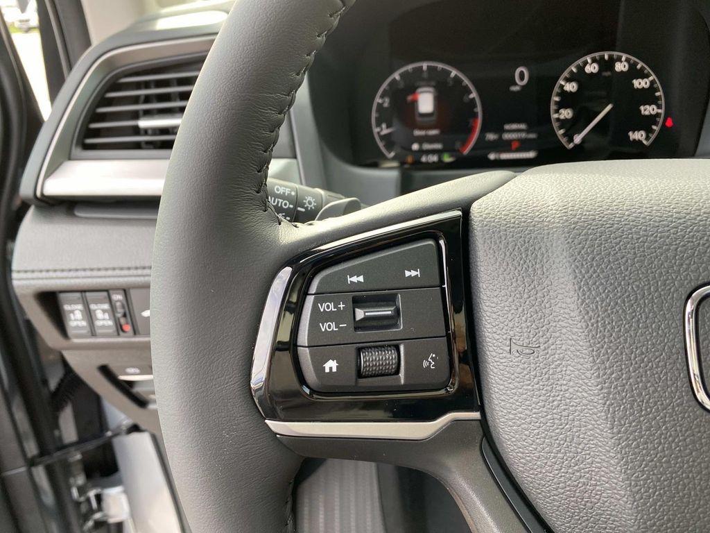 new 2026 Honda Odyssey car, priced at $44,290