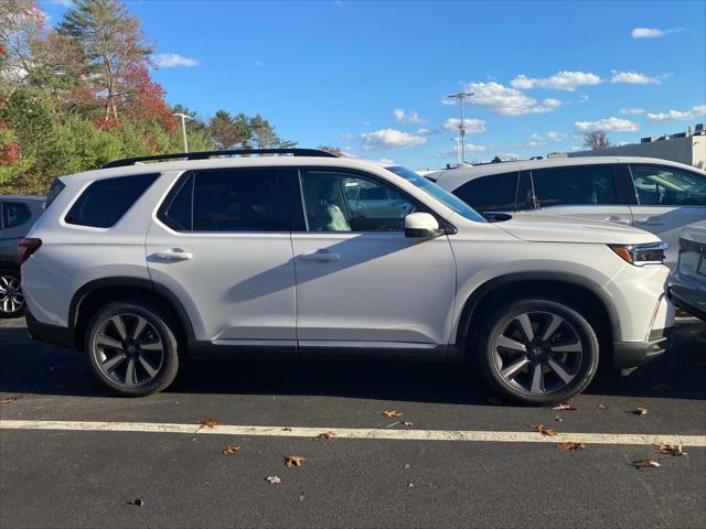 new 2025 Honda Pilot car, priced at $51,450