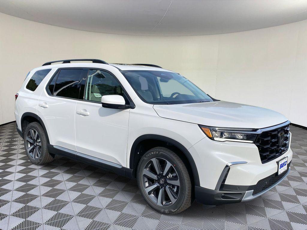 new 2025 Honda Pilot car, priced at $51,550