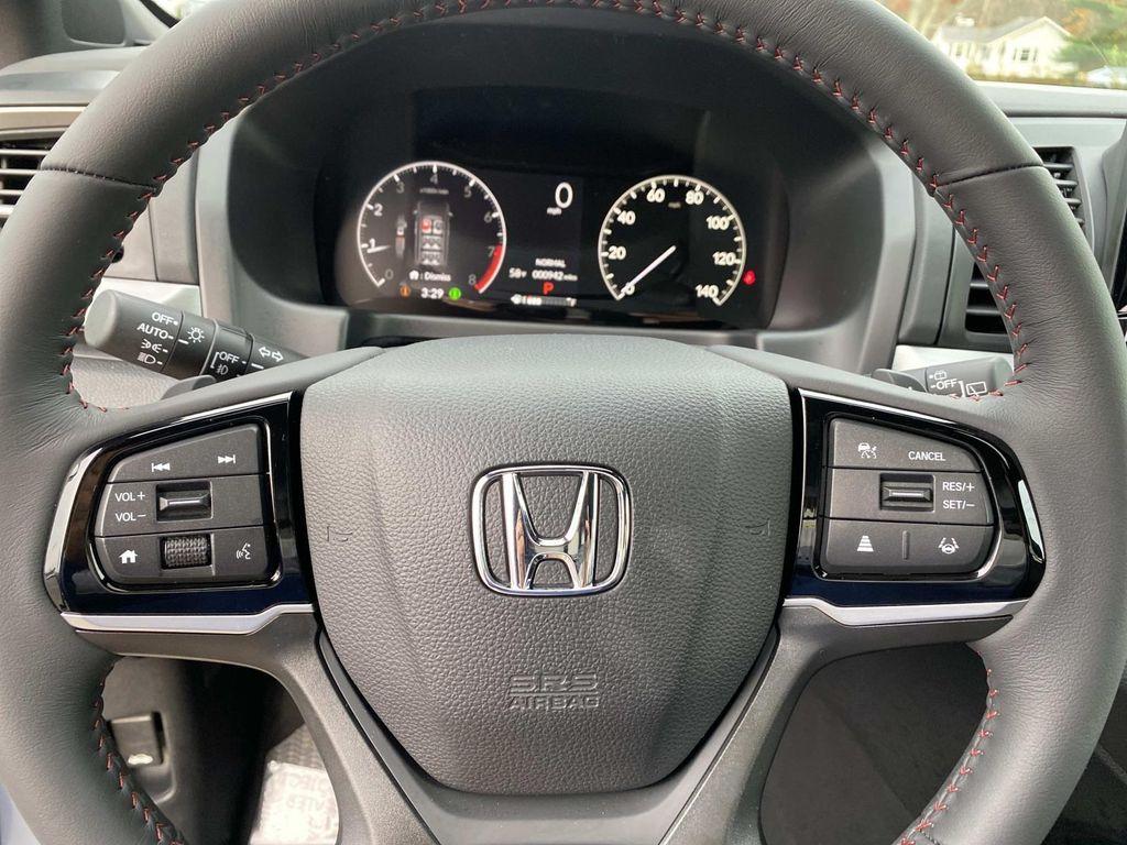used 2025 Honda Odyssey car, priced at $39,513