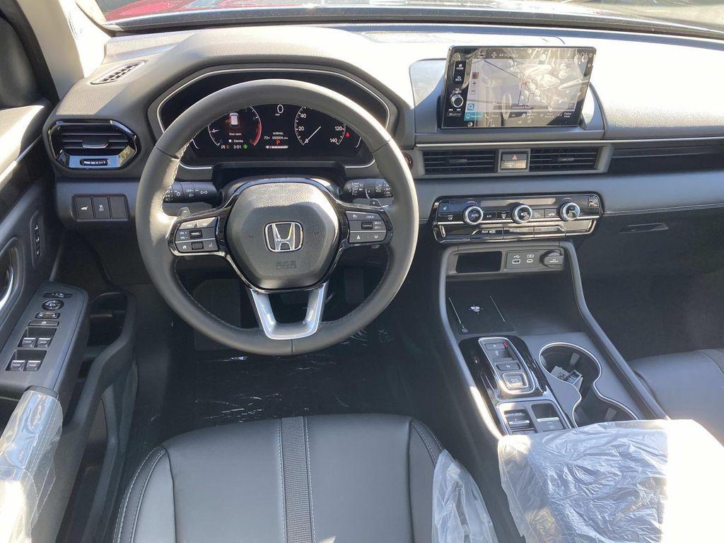 new 2025 Honda Pilot car, priced at $52,995