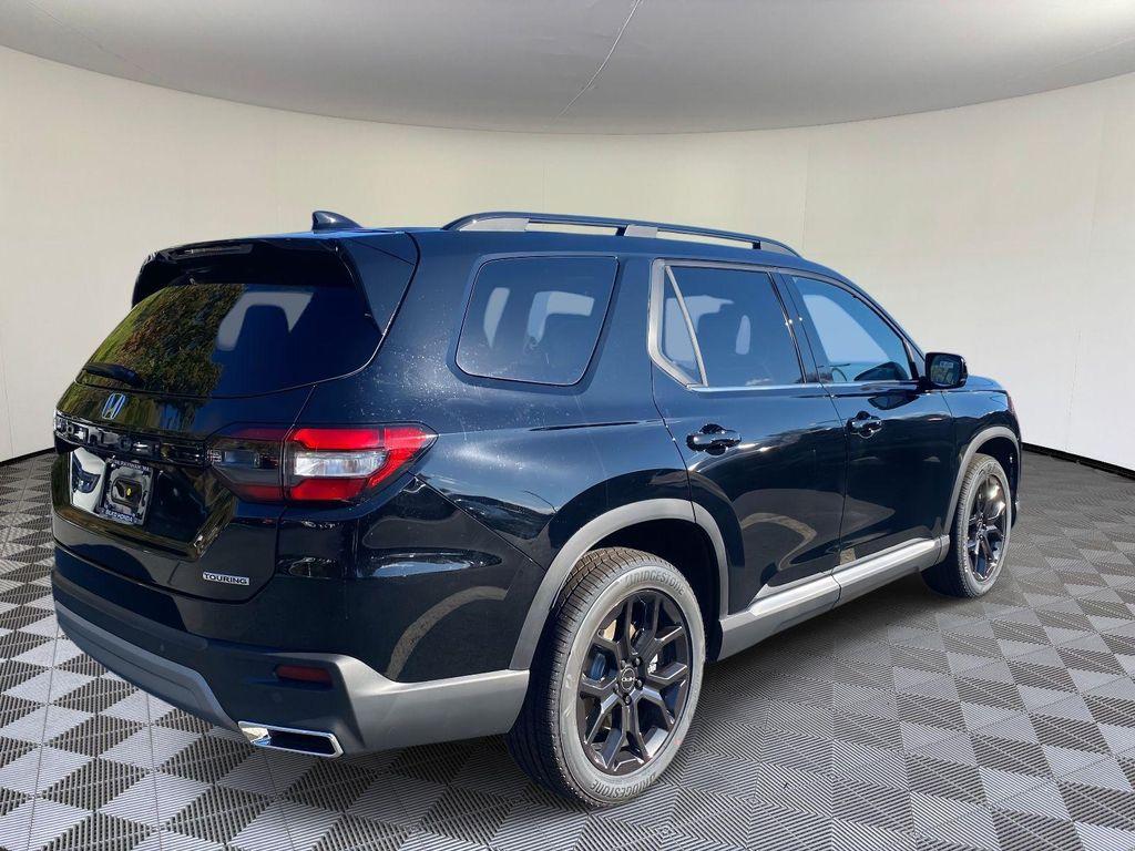 new 2025 Honda Pilot car, priced at $52,995