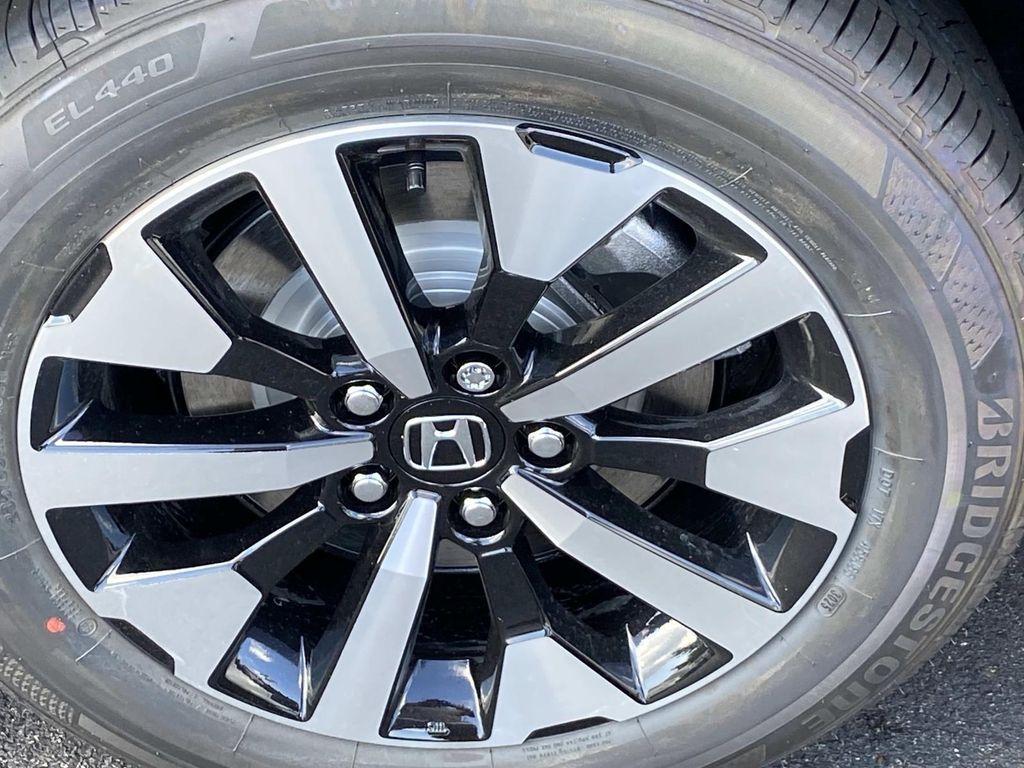 new 2026 Honda Odyssey car, priced at $44,290