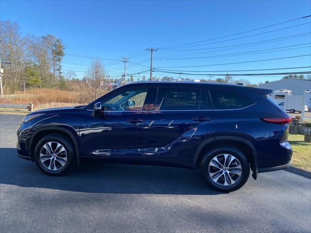 used 2022 Toyota Highlander car, priced at $30,984