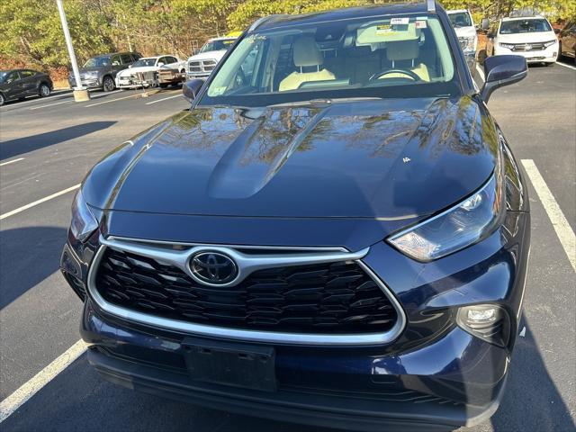 used 2022 Toyota Highlander car, priced at $34,225