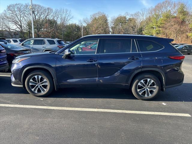 used 2022 Toyota Highlander car, priced at $34,225