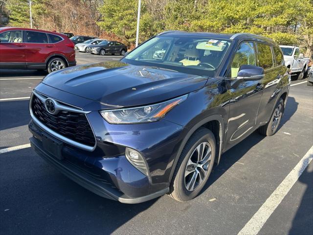 used 2022 Toyota Highlander car, priced at $34,225