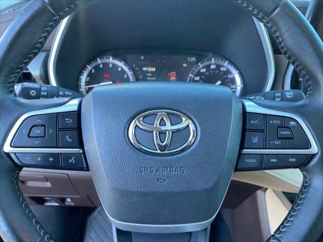 used 2022 Toyota Highlander car, priced at $30,984