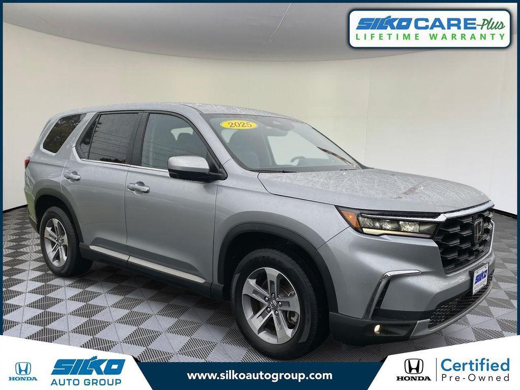 used 2025 Honda Pilot car, priced at $44,488