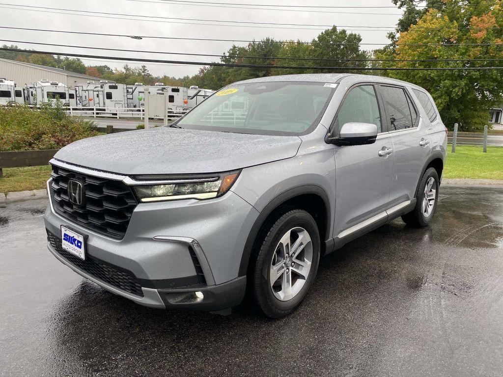 used 2025 Honda Pilot car, priced at $44,488