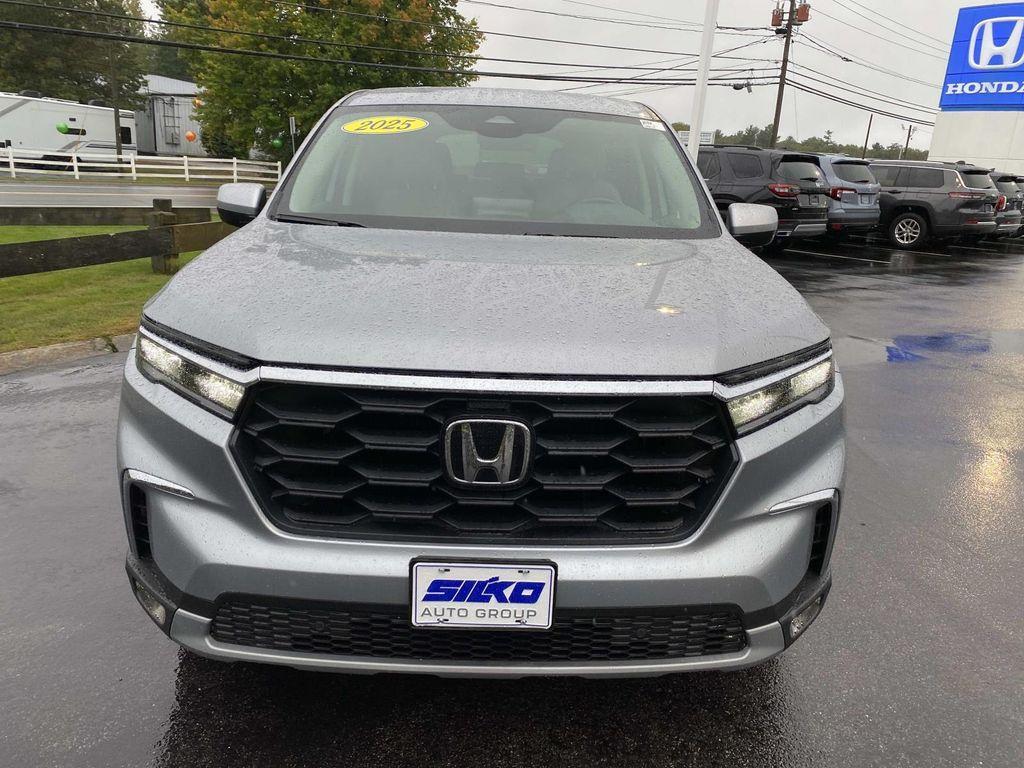 used 2025 Honda Pilot car, priced at $44,488