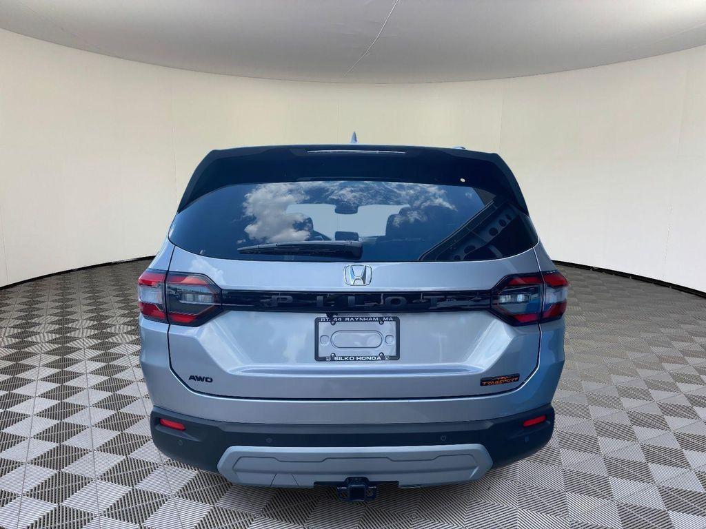 new 2025 Honda Pilot car, priced at $50,850