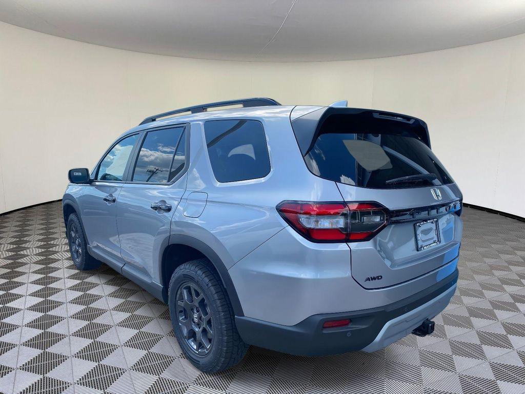 new 2025 Honda Pilot car, priced at $50,850