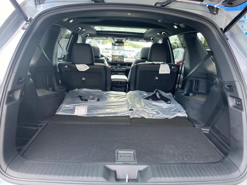 new 2025 Honda Pilot car, priced at $50,850