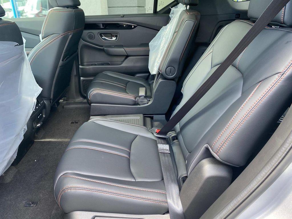 new 2025 Honda Pilot car, priced at $50,850