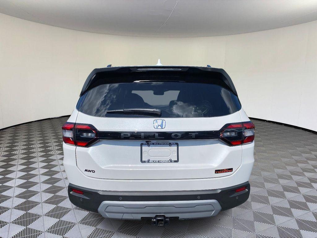 new 2025 Honda Pilot car, priced at $51,305