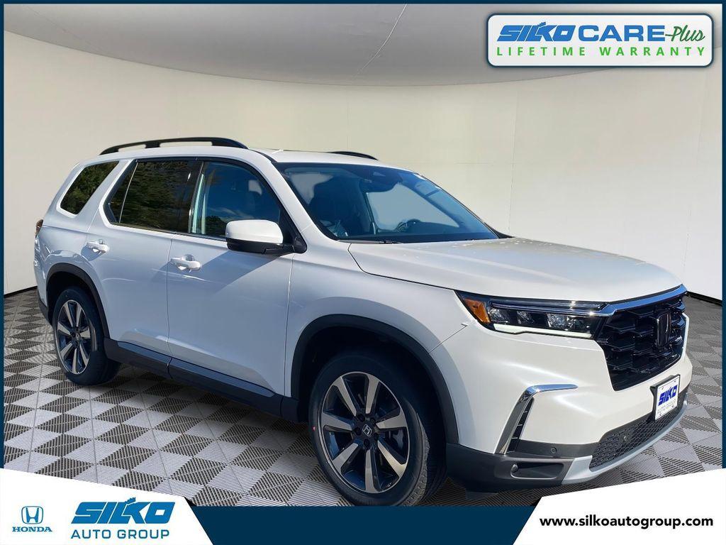 new 2025 Honda Pilot car, priced at $52,280
