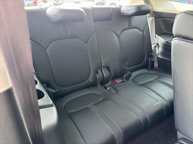 used 2025 Honda Pilot car, priced at $43,912