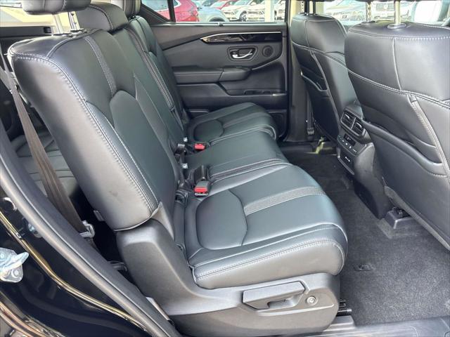 used 2025 Honda Pilot car, priced at $43,912