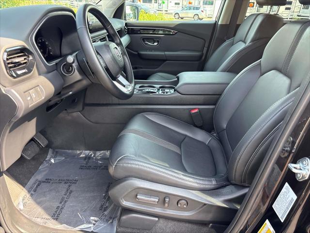 used 2025 Honda Pilot car, priced at $43,912