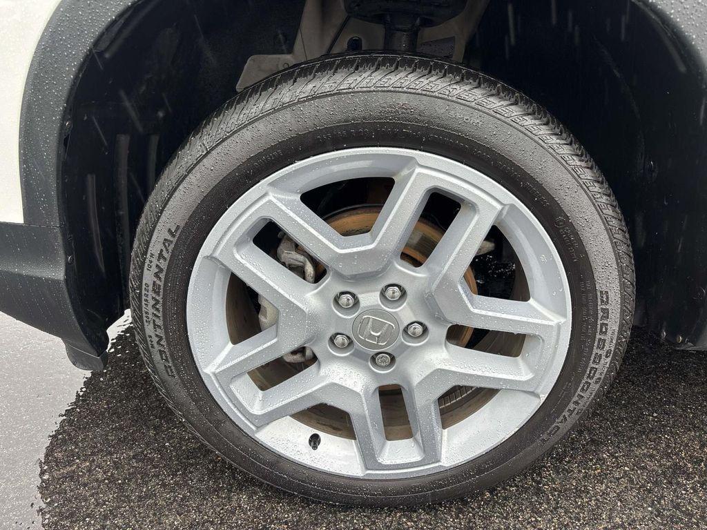 used 2025 Honda Passport car, priced at $40,371
