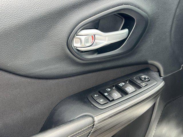 used 2015 Jeep Cherokee car, priced at $14,000