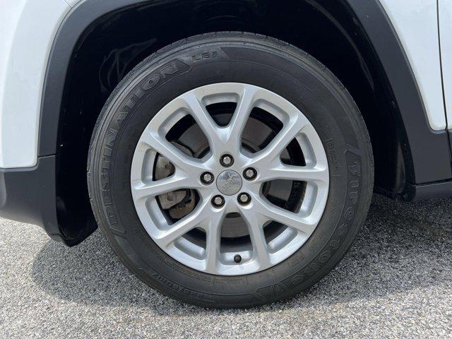 used 2015 Jeep Cherokee car, priced at $14,000