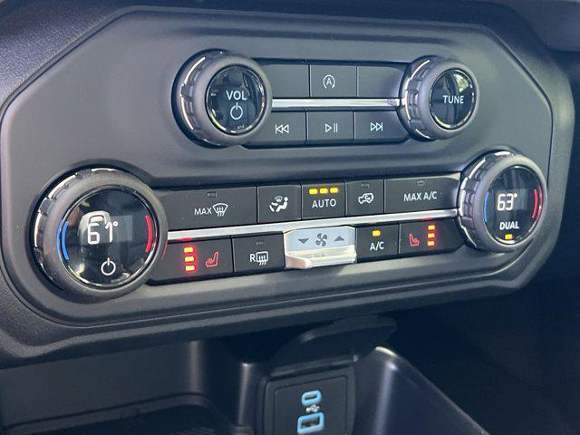 new 2025 Ford Bronco car, priced at $44,567