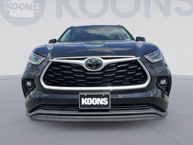 used 2021 Toyota Highlander car, priced at $34,000