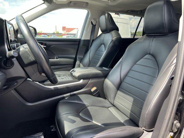 used 2021 Toyota Highlander car, priced at $34,000