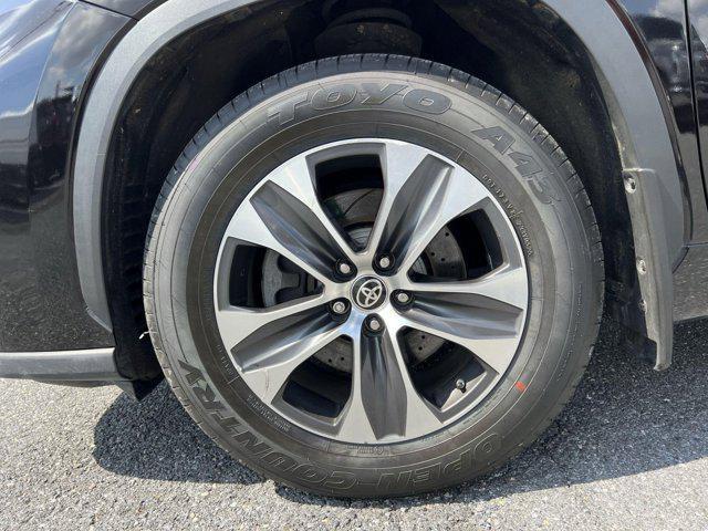 used 2021 Toyota Highlander car, priced at $34,000