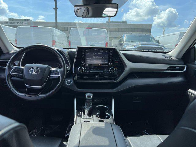 used 2021 Toyota Highlander car, priced at $34,000