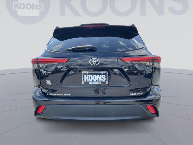 used 2021 Toyota Highlander car, priced at $34,000