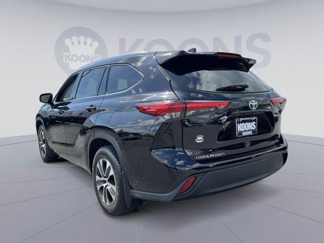 used 2021 Toyota Highlander car, priced at $34,000