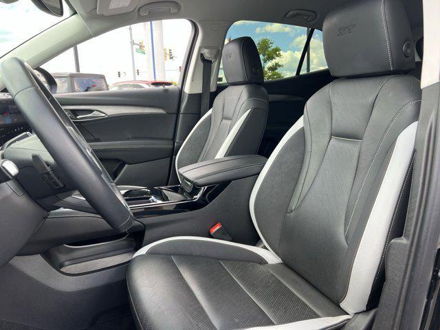 used 2024 Buick Envision car, priced at $27,500