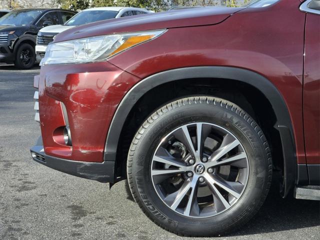 used 2019 Toyota Highlander car, priced at $22,985