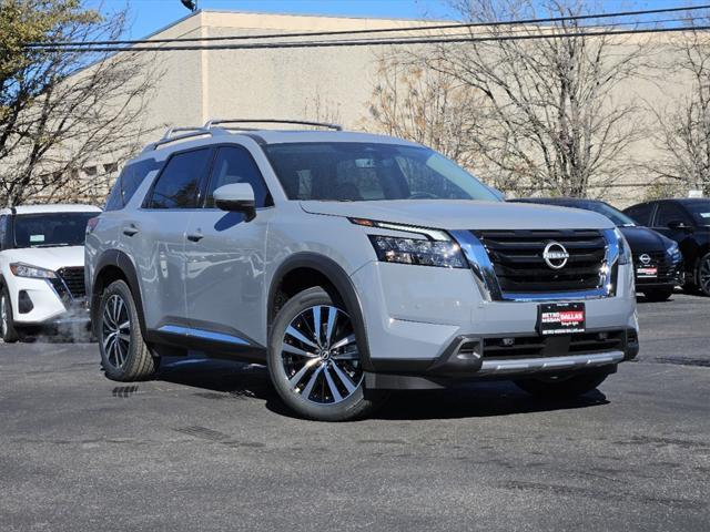 new 2025 Nissan Pathfinder car, priced at $51,021