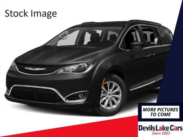 used 2018 Chrysler Pacifica car, priced at $16,980