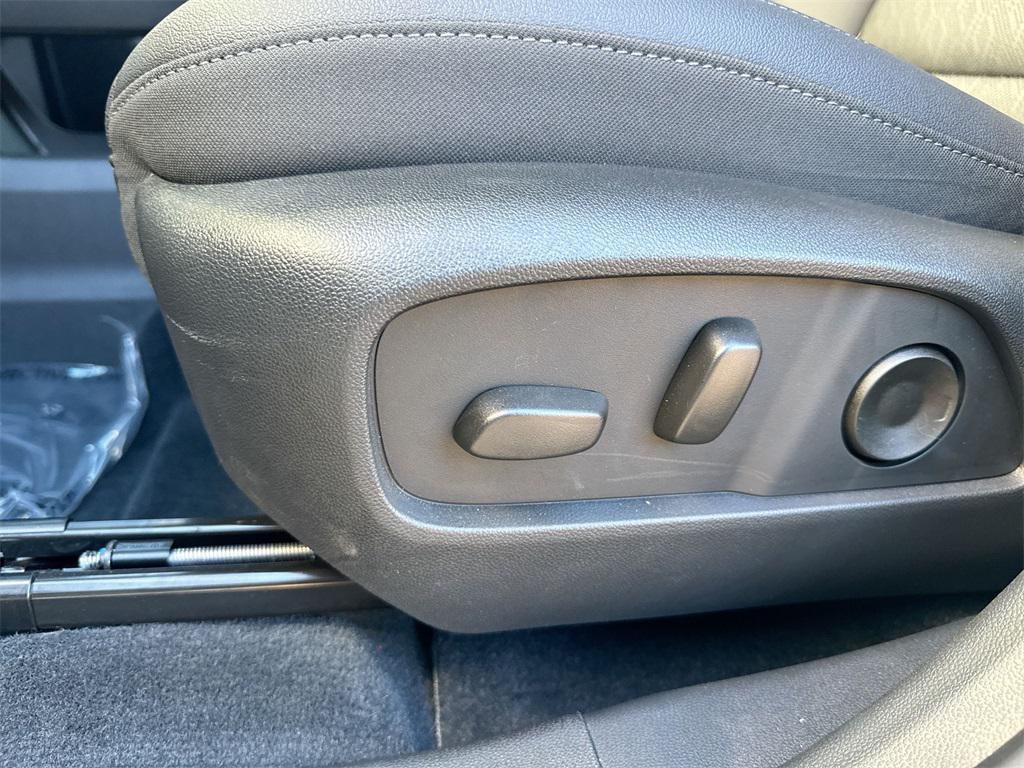 new 2025 Chevrolet Equinox car, priced at $30,176