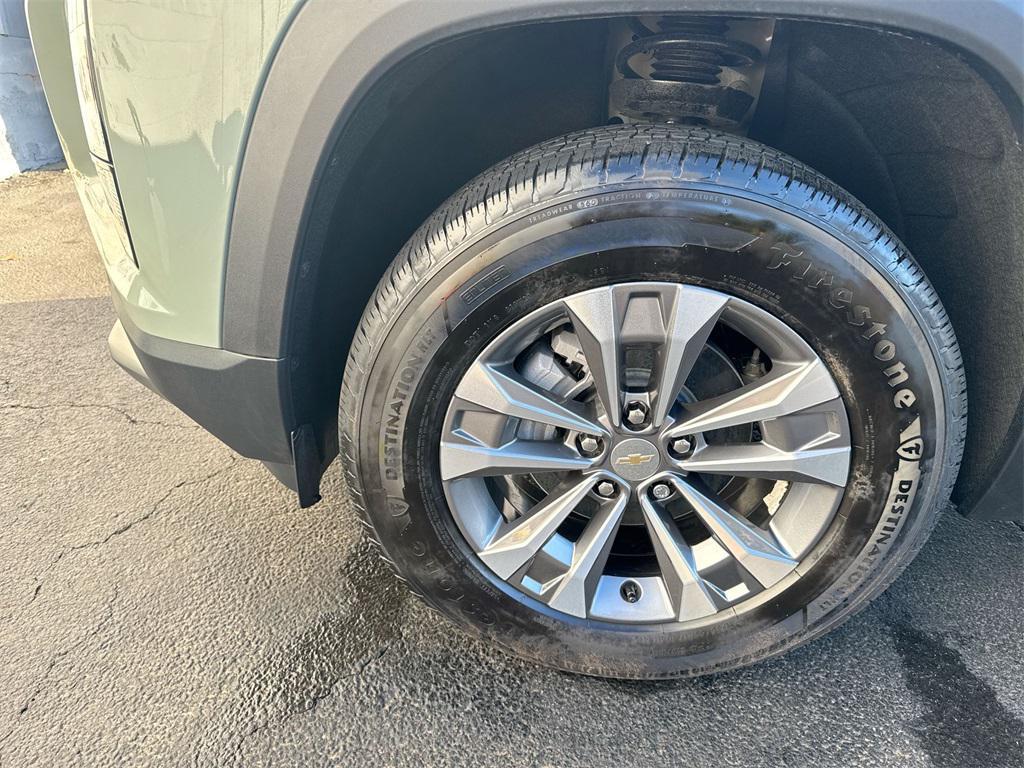 new 2025 Chevrolet Equinox car, priced at $30,176