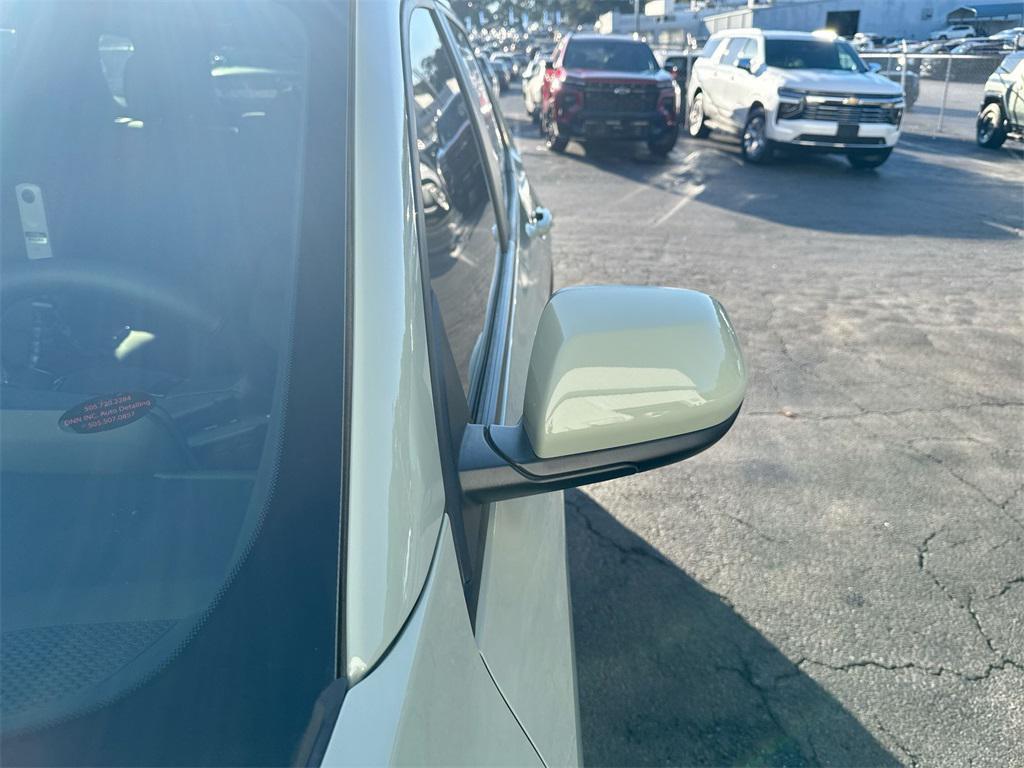 new 2025 Chevrolet Equinox car, priced at $30,176