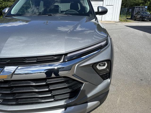 new 2025 Chevrolet TrailBlazer car, priced at $26,945