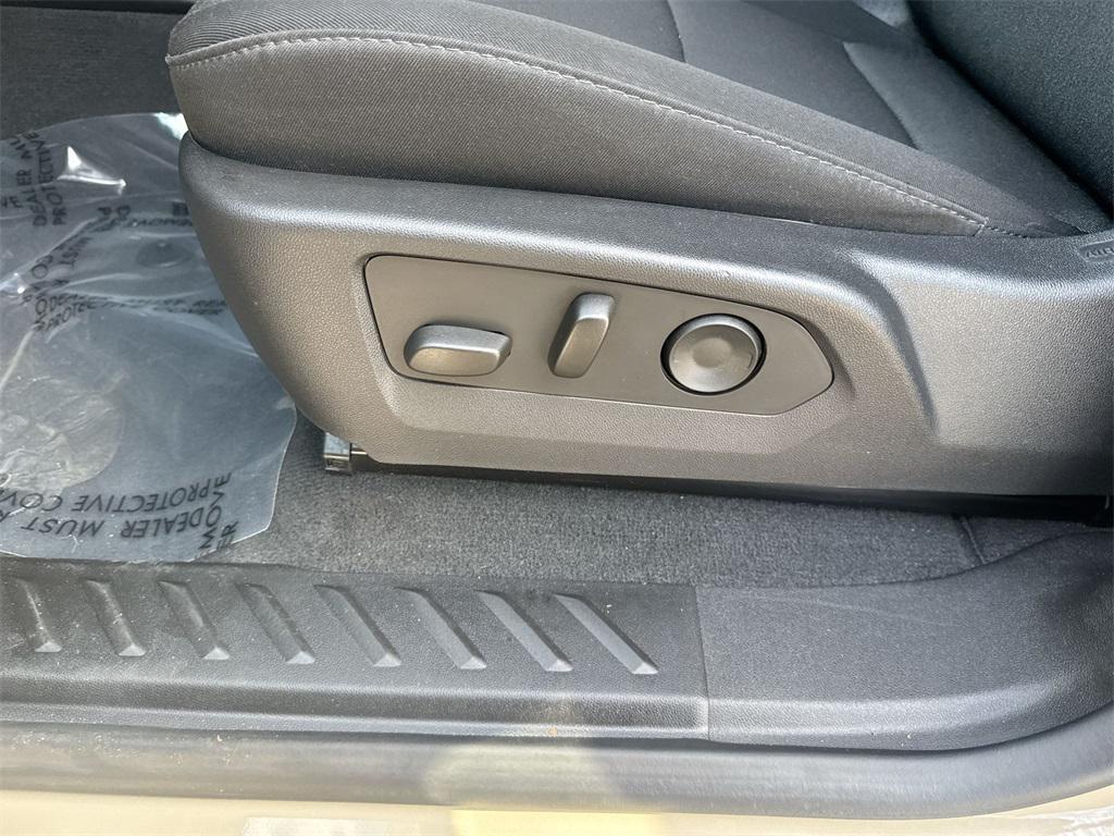 used 2024 Chevrolet Colorado car, priced at $27,633