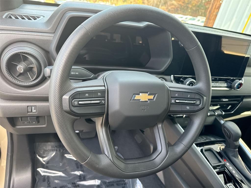 used 2024 Chevrolet Colorado car, priced at $27,633