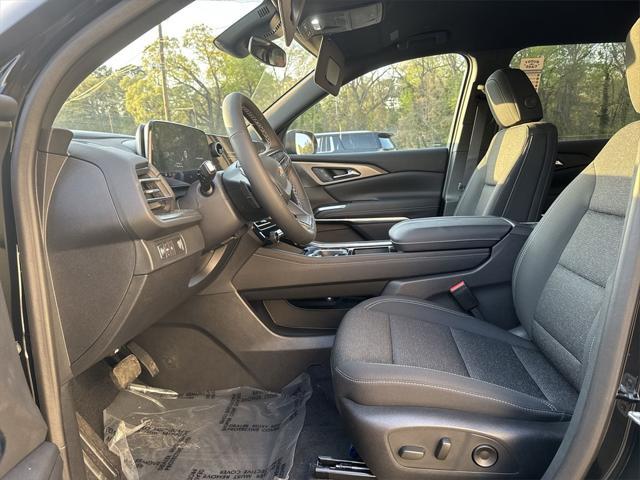 used 2025 Chevrolet Traverse car, priced at $39,993