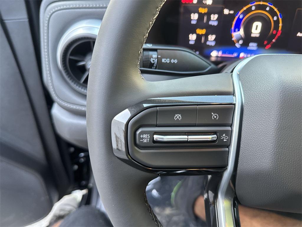 new 2025 Chevrolet Colorado car, priced at $33,064